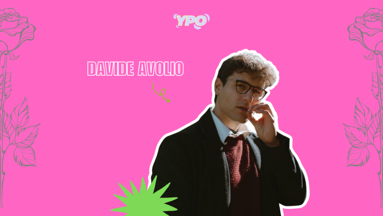 Scopri di più sull'articolo Davide Avolio e la poesia: il segreto del suo successo? Non è la voce profonda