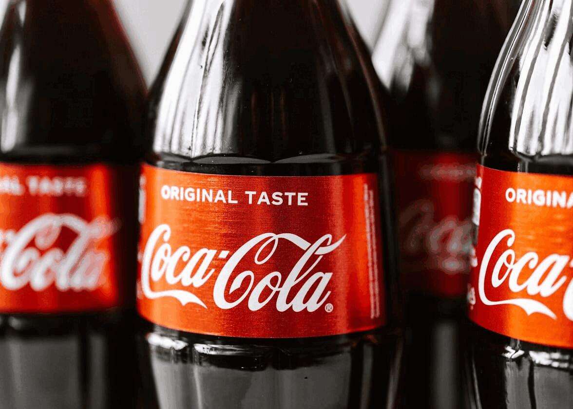 Scopri di più sull'articolo Oggi la Coca-Cola compie 138 anni