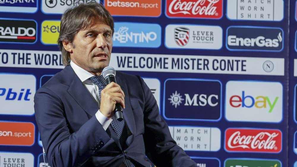 Conte presentato al Palazzo Reale: “Niente proclami, c’è bisogno di stare zitti e lavorare”