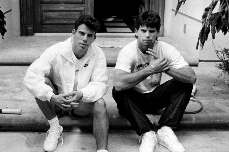 Scopri di più sull'articolo Chi sono i veri mostri? Tutto sulla serie dei fratelli Menendez