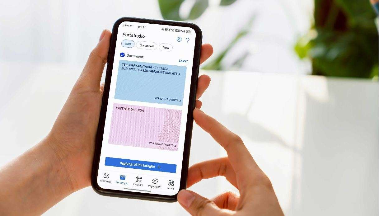 Scopri di più sull'articolo Da oggi in Italia arriva IT-Wallet, il portafogli digitale