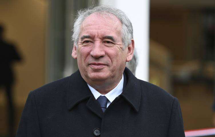 E sono quattro: bienvenu Bayrou!