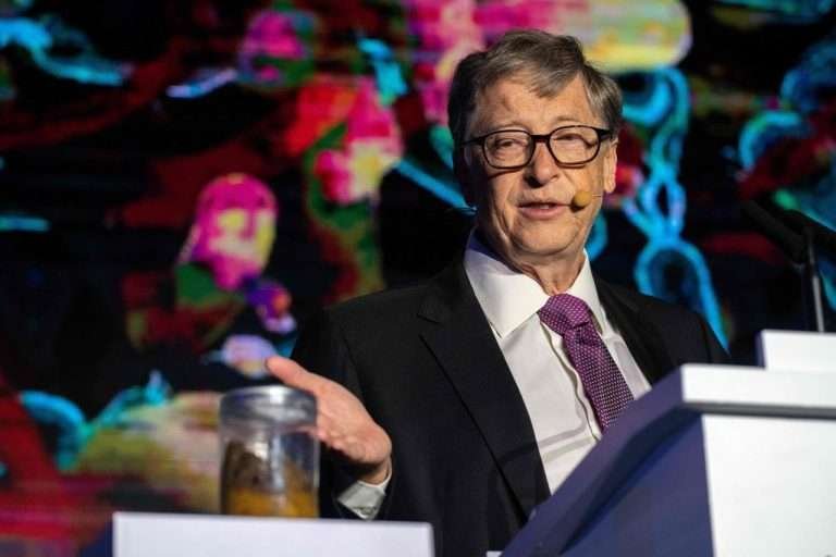 Scopri di più sull'articolo Bill Gates butta i soldi nel cesso (letteralmente con le sue feci)