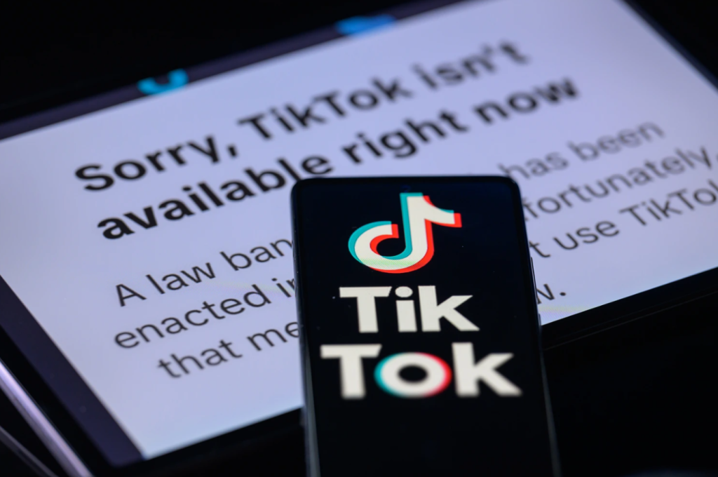 Tiktok ban negli Stati Uniti: ragazzi in rivolta e boom di Red Note