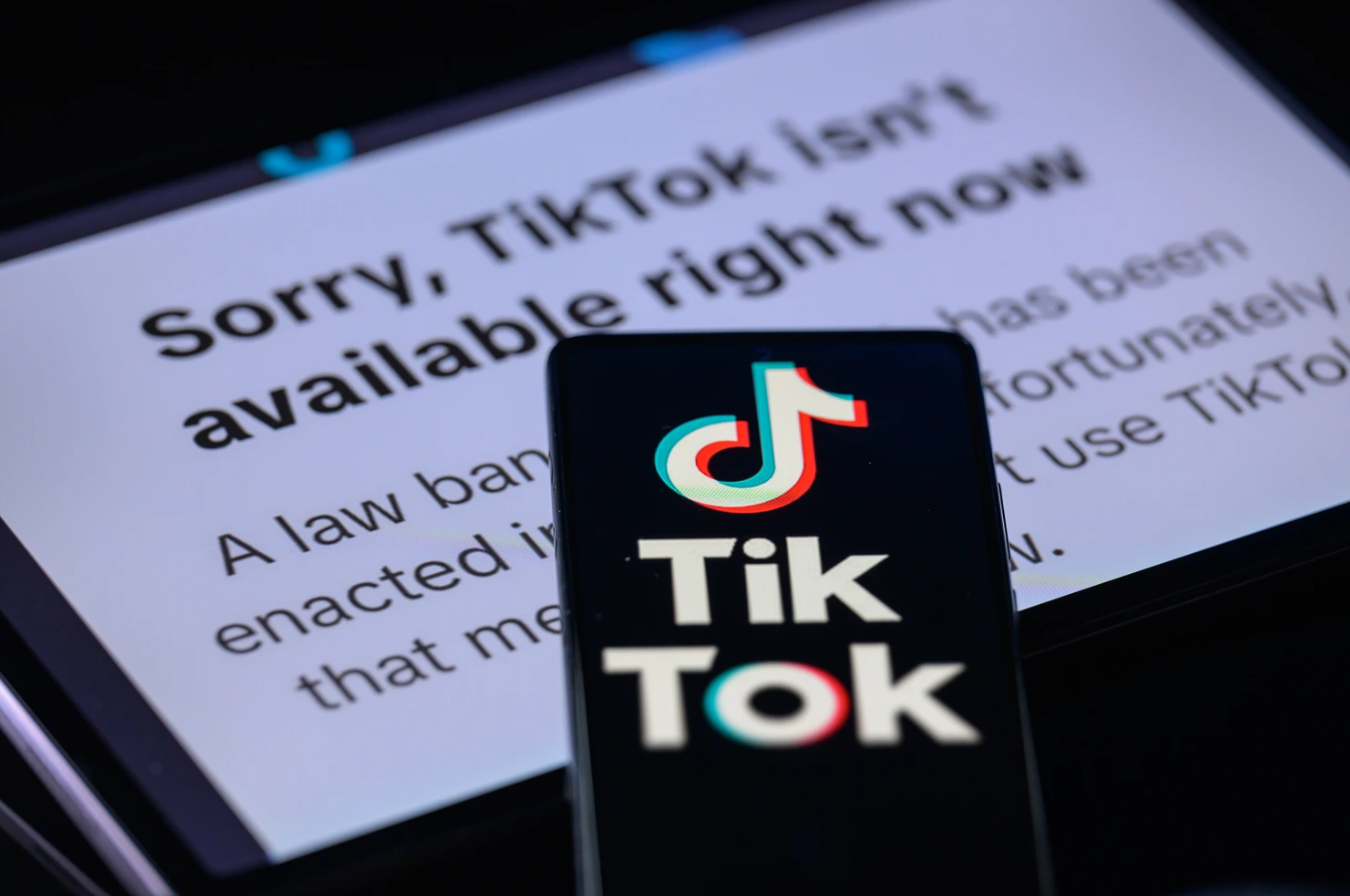 Scopri di più sull'articolo Tiktok ban negli Stati Uniti: ragazzi in rivolta e boom di Red Note
