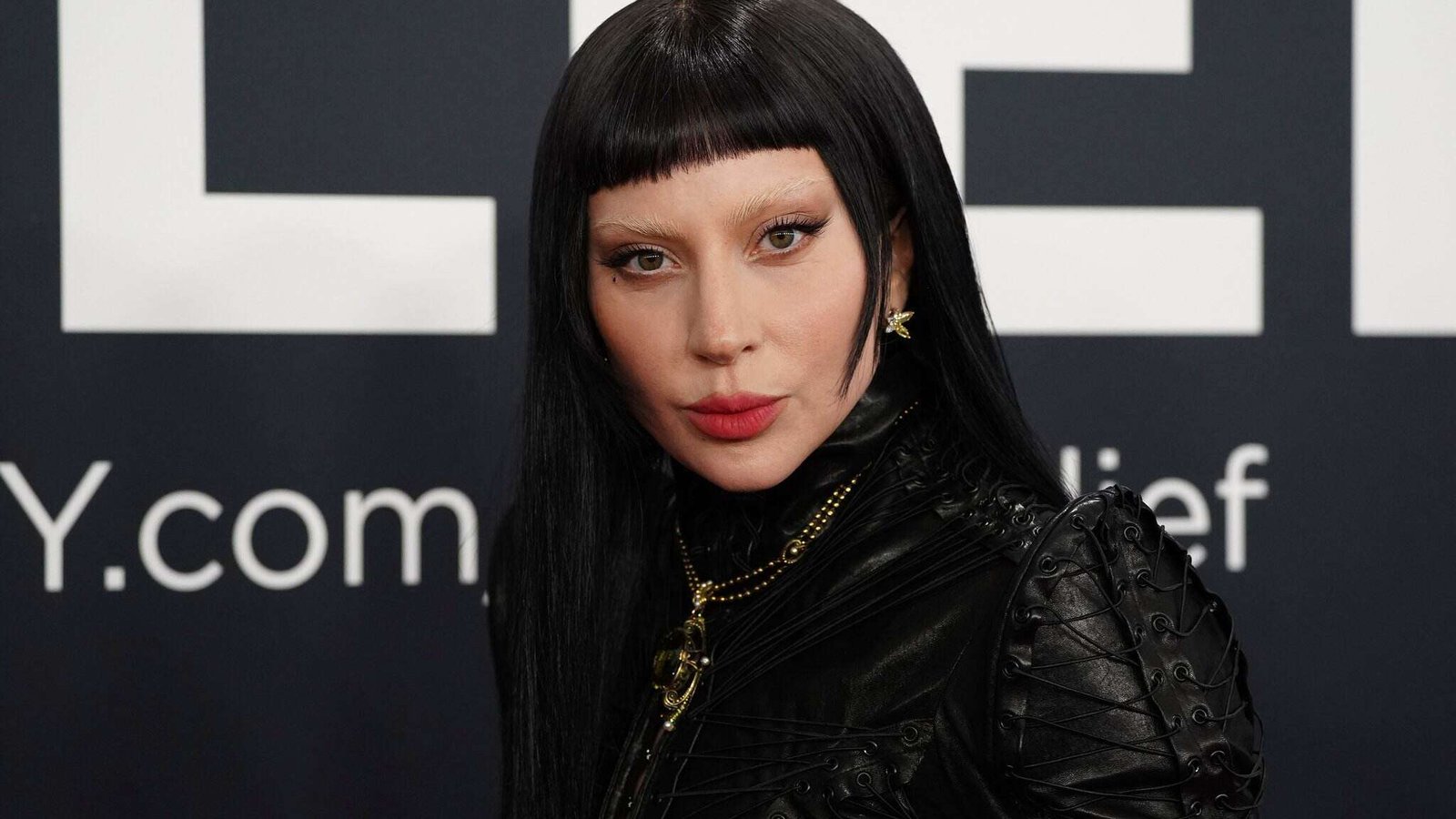 Scopri di più sull'articolo Lady Gaga torna a dominare le classifiche con “Mayhem”