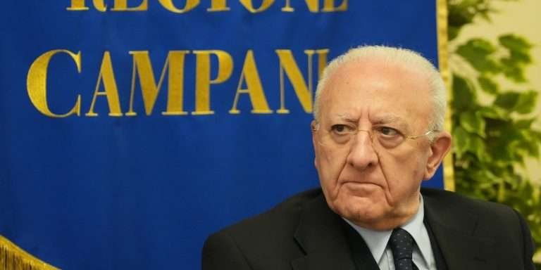 Scopri di più sull'articolo Vincenzo De Luca non potrà candidarsi per la terza volta