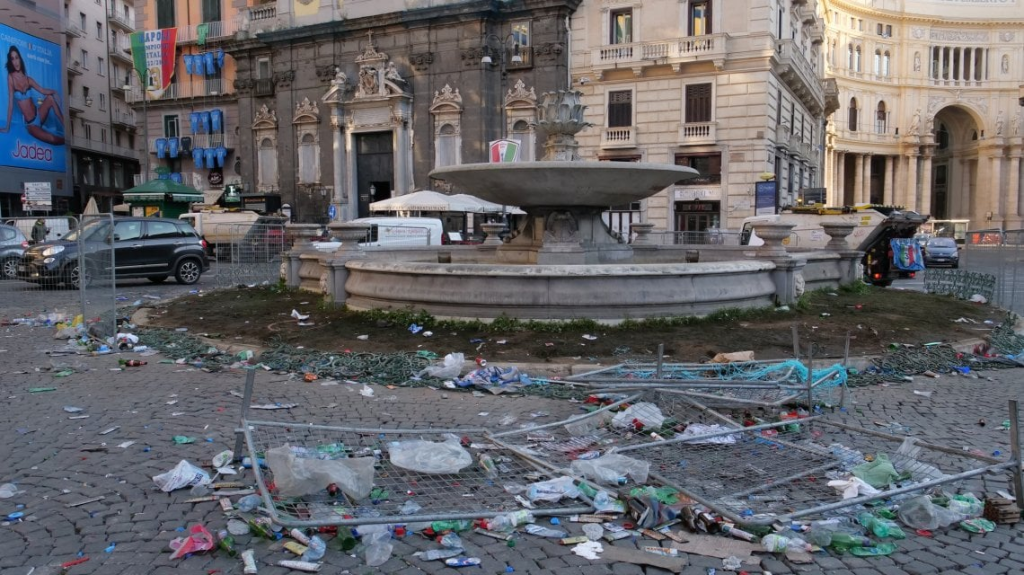 scudetto danni fontana del carciofo rotta napoli campania ssc vittoria serie a