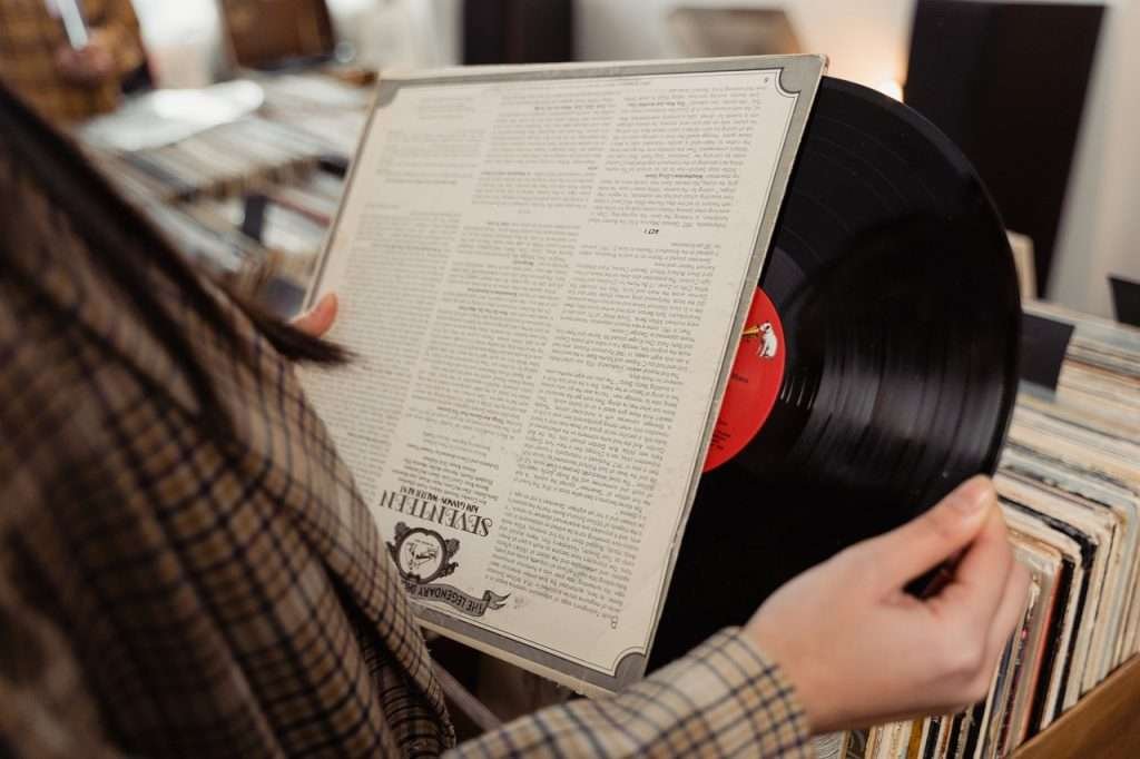 Vinile, alla riscoperta della cultura “lenta”