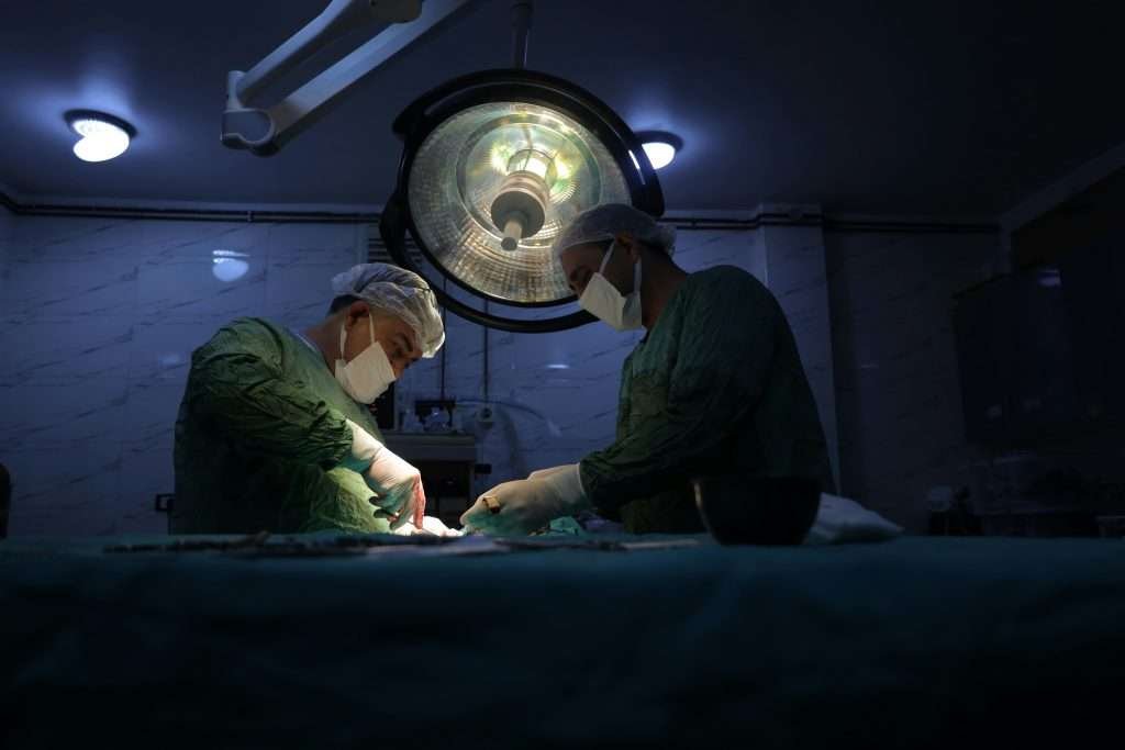 Meno ansia in corsia: arriva il nuovo “scudo penale” per i medici
