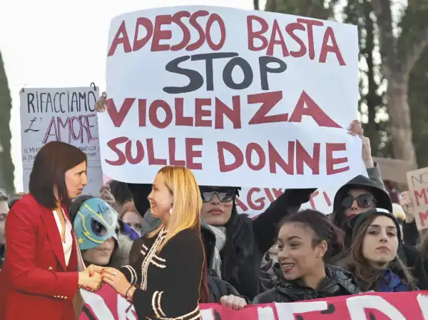Diritto al “NO”: il DDL violenza sessuale bloccato in commissione