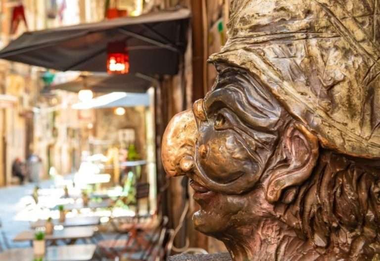 Scopri di più sull'articolo Parole napoletane intraducibili (o quasi…)