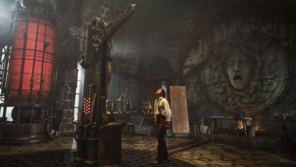Scena tratta da Frankenstein di Guillermo del Toro