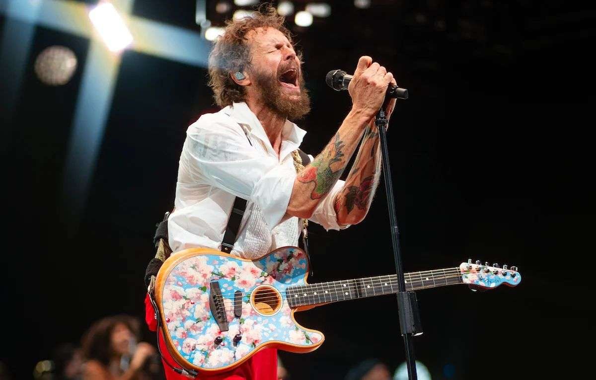 Scopri di più sull'articolo Jovanotti: tra palchi, fiori e poesie