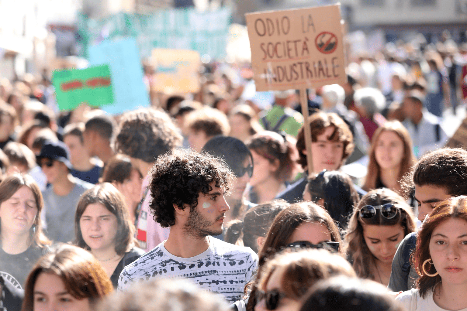 Scopri di più sull'articolo Giovani e Politica: una riflessione sulle scelte, sul disinteresse e su chi ancora ci crede