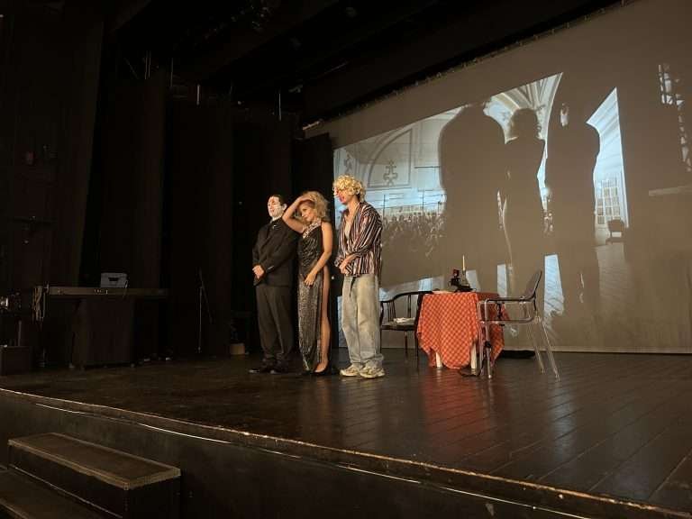 Scopri di più sull'articolo James Franco delizia e stupisce al Piccolo Bellini di Napoli con Desert Films